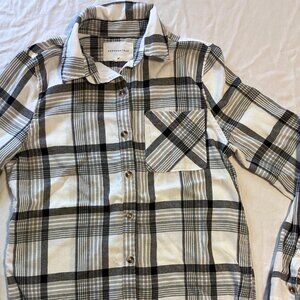 Women’s Size S Aeropostale black and white plaid button-up shirt